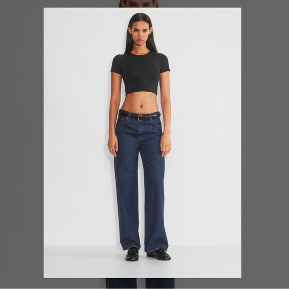 Aritzia Tops - Aritzia Babaton Contour Black Cropped T-shirt Medium Crew Neck Short Sleeve